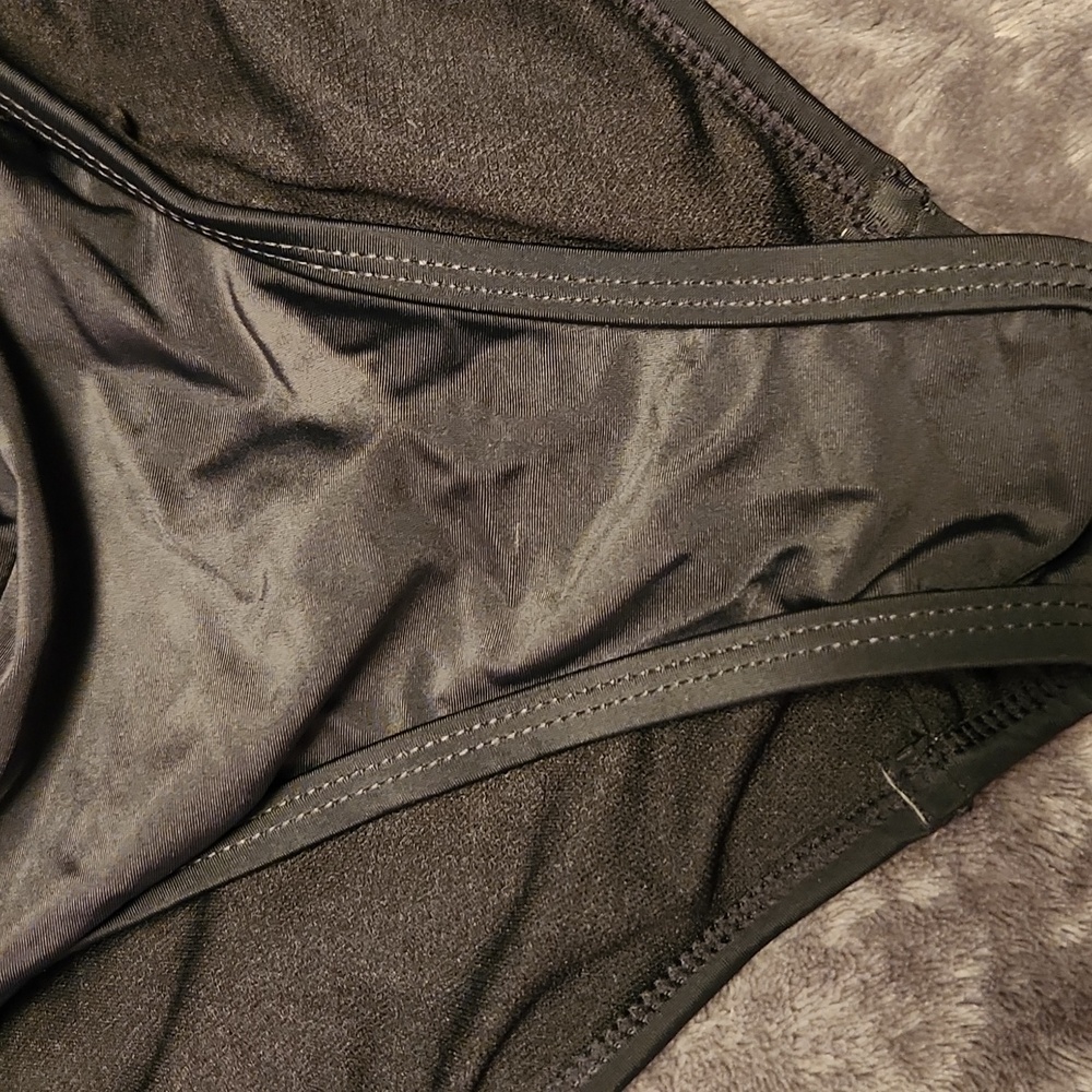 Meet.Curve Size L Black Cut Out One Piece Swimsuit - Picture 5 of 12